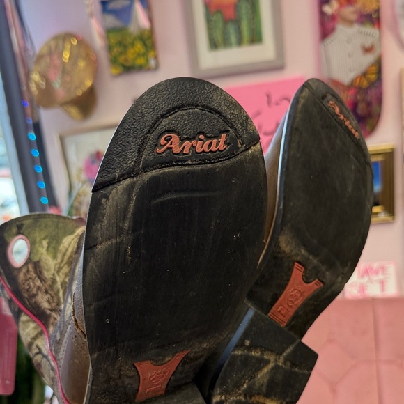 ARIAT PULL ON BOOTS 9.5 - Picture 4 of 5
